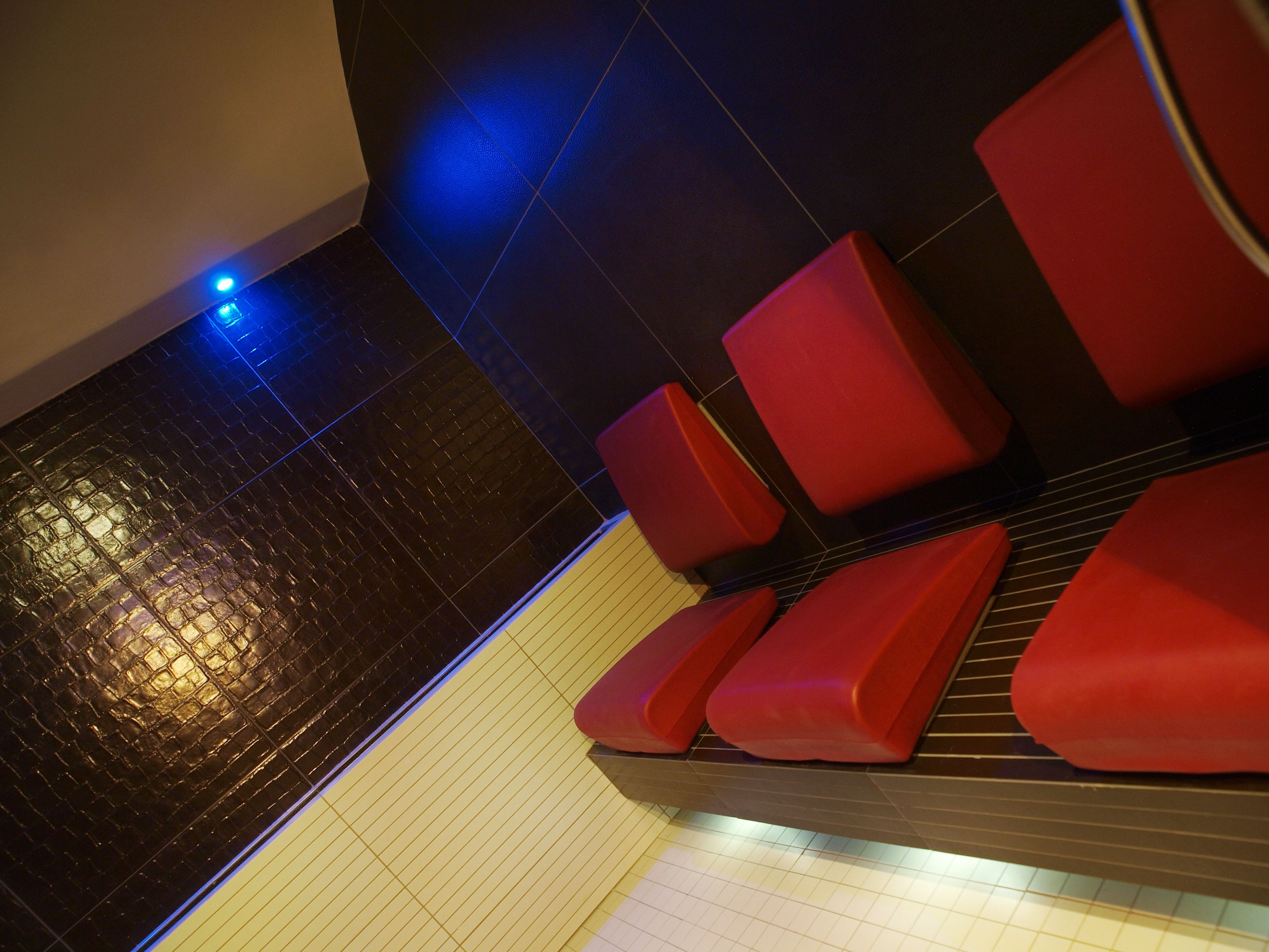 sauna, turkish bath/hammam