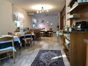 Dagelijks ontbijtbuffet inbegrepen