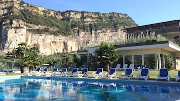 Indoor pool, seasonal outdoor pool, pool loungers
