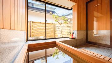 Superior Japanese Style Room Garden View | Bathroom | Separate bathtub and shower, deep-soaking bathtub, free toiletries