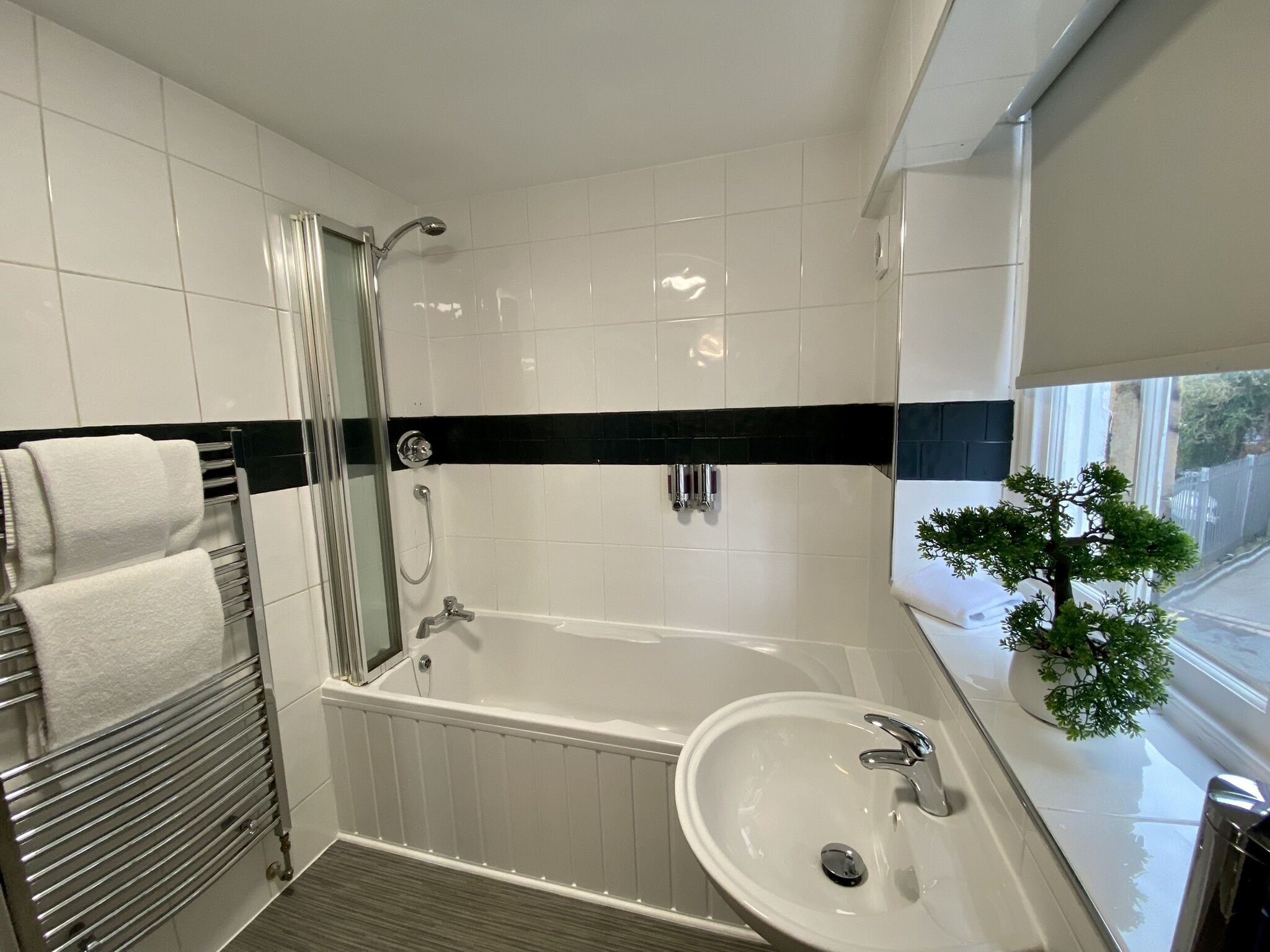 double room | bathroom | free toiletries, hair dryer, towels