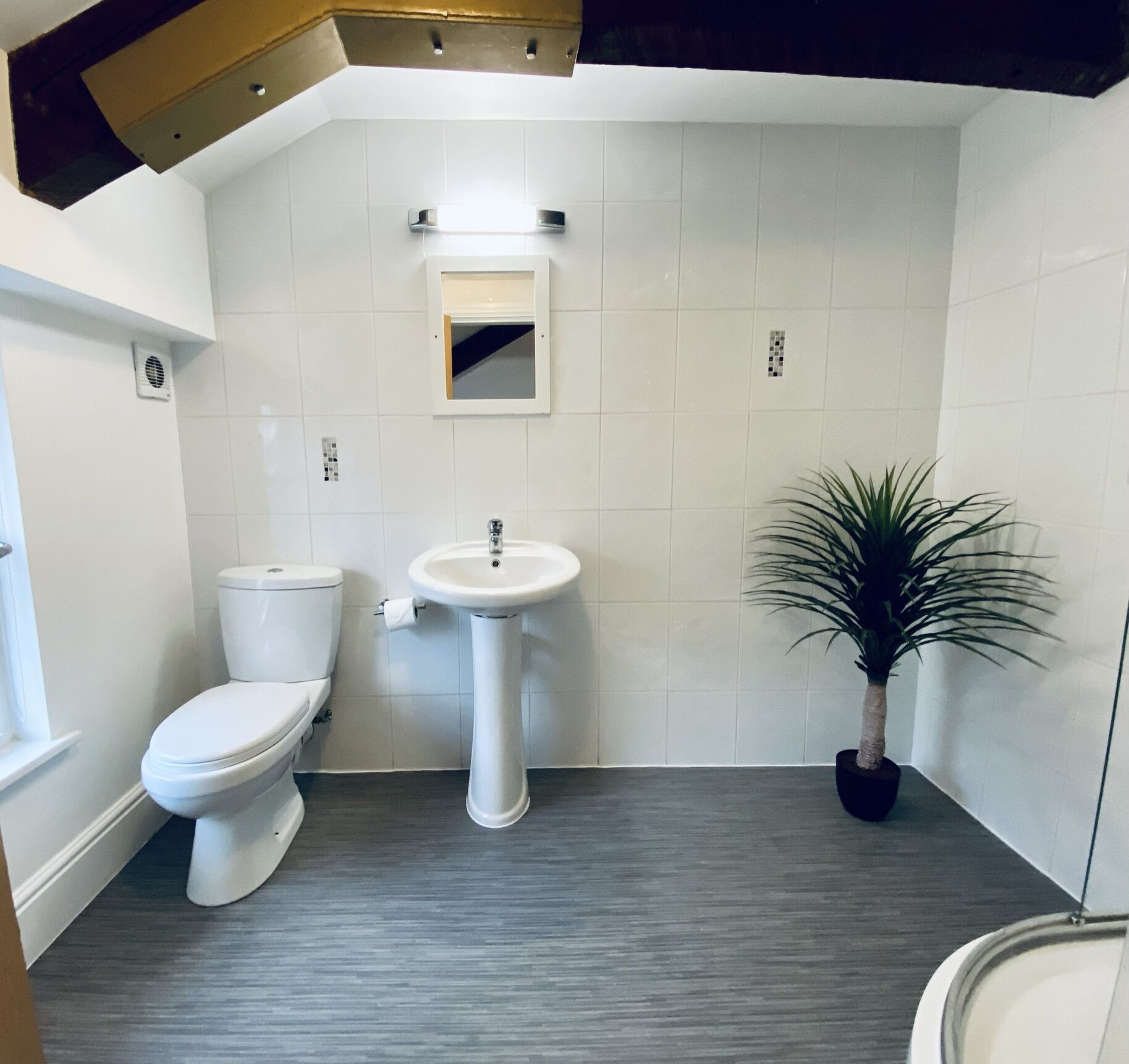 double room | bathroom | free toiletries, hair dryer, towels