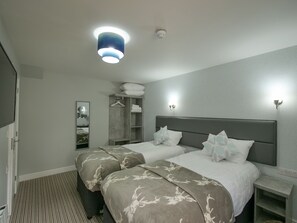 Twin Room | Desk, iron/ironing board, free WiFi