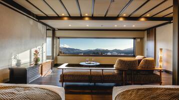 Luxury Suite | Free minibar, in-room safe, individually decorated