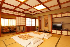 In-room safe, blackout drapes, iron/ironing board, free WiFi - Ryokan Seiryu (Takayama)
