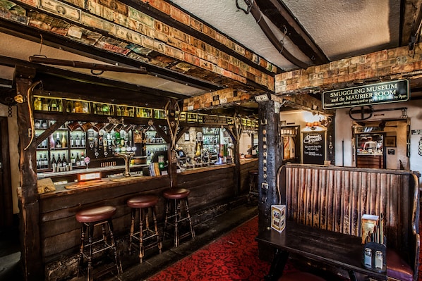 Bar (on property) - Jamaica Inn (Launceston)