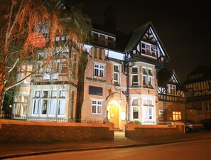 Fasade – kveld/natt