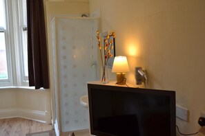 Bureau, fer et planche à repasser, Wi-Fi gratuit