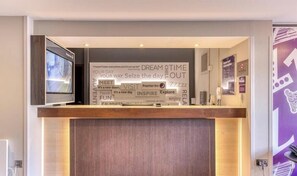 Lobby - Premier Inn Liverpool (Liverpool)