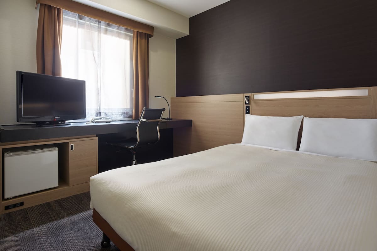 1 bedroom, in-room safe, desk, blackout curtains