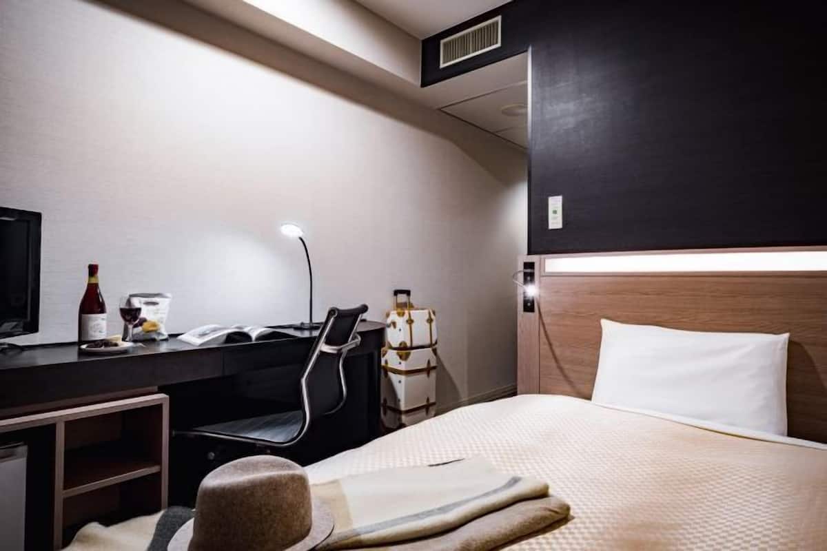 1 bedroom, in-room safe, desk, blackout drapes