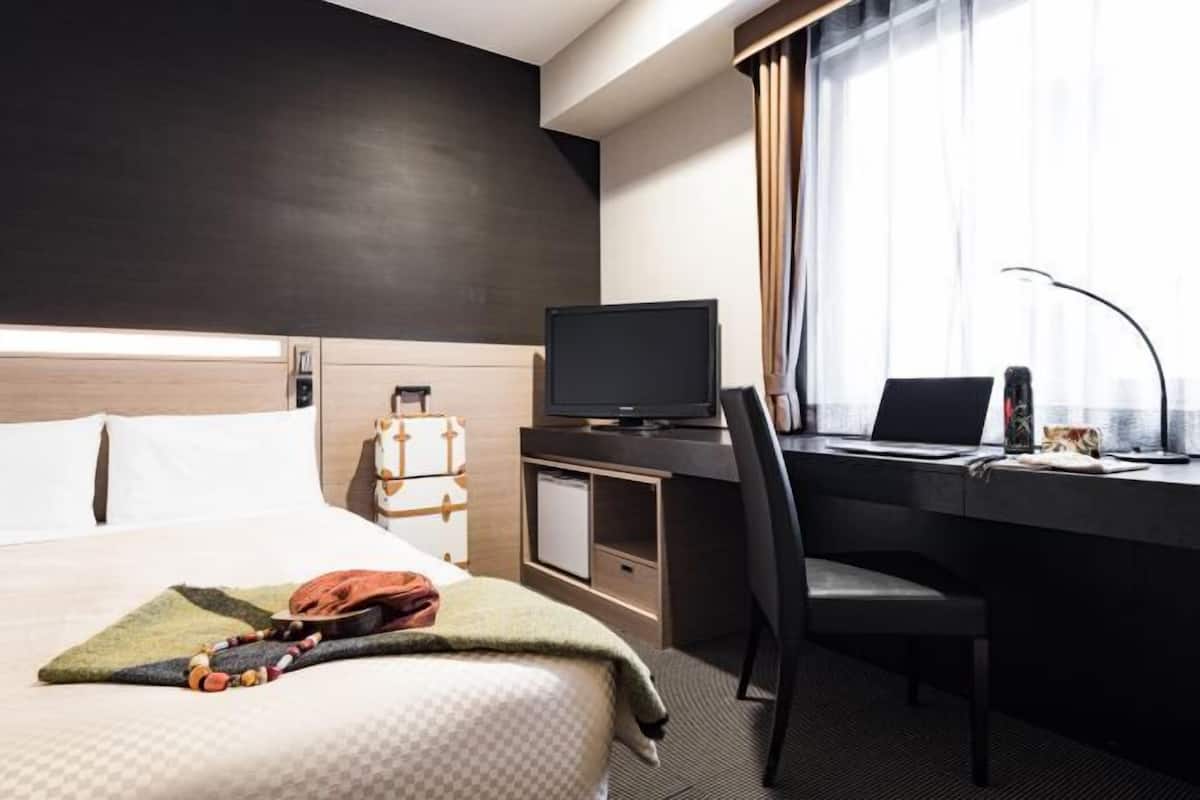 1 bedroom, in-room safe, desk, blackout drapes