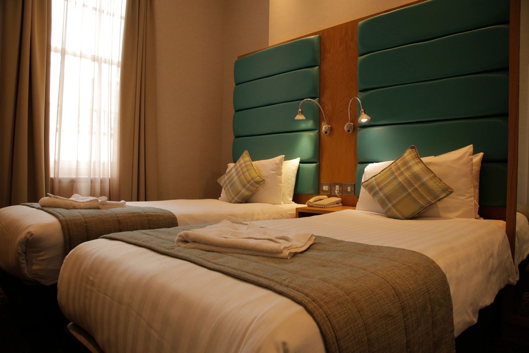 Twin Room | In-room safe, desk, iron/ironing board, free WiFi