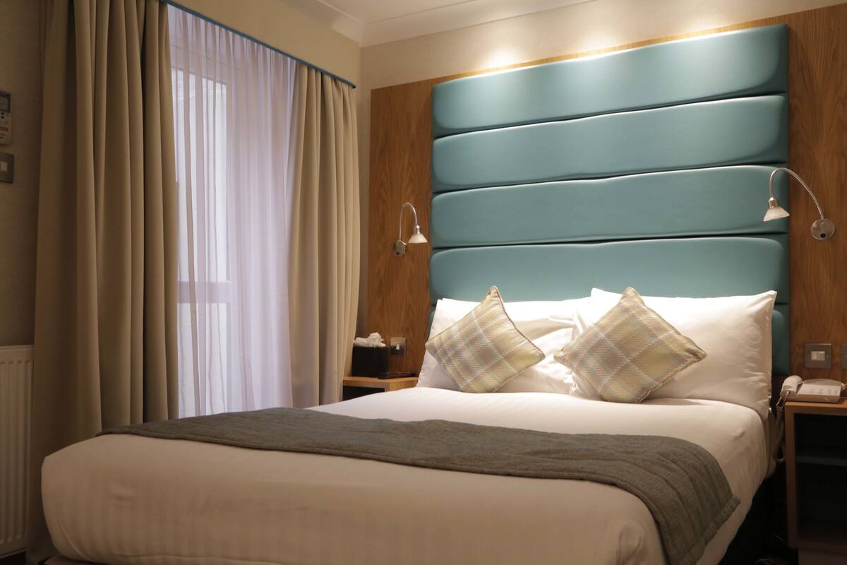 In-room safe, desk, iron/ironing board (on request), free WiFi