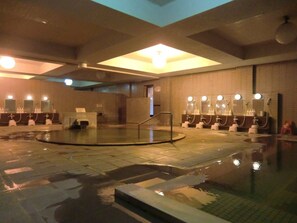 Bañera de hidromasaje interior