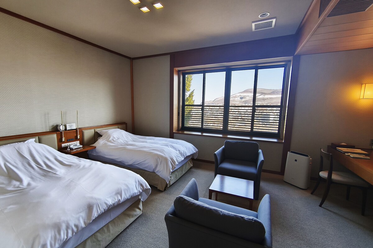 Main Building Western-style Twin Room, Mountain View, Non-smoking