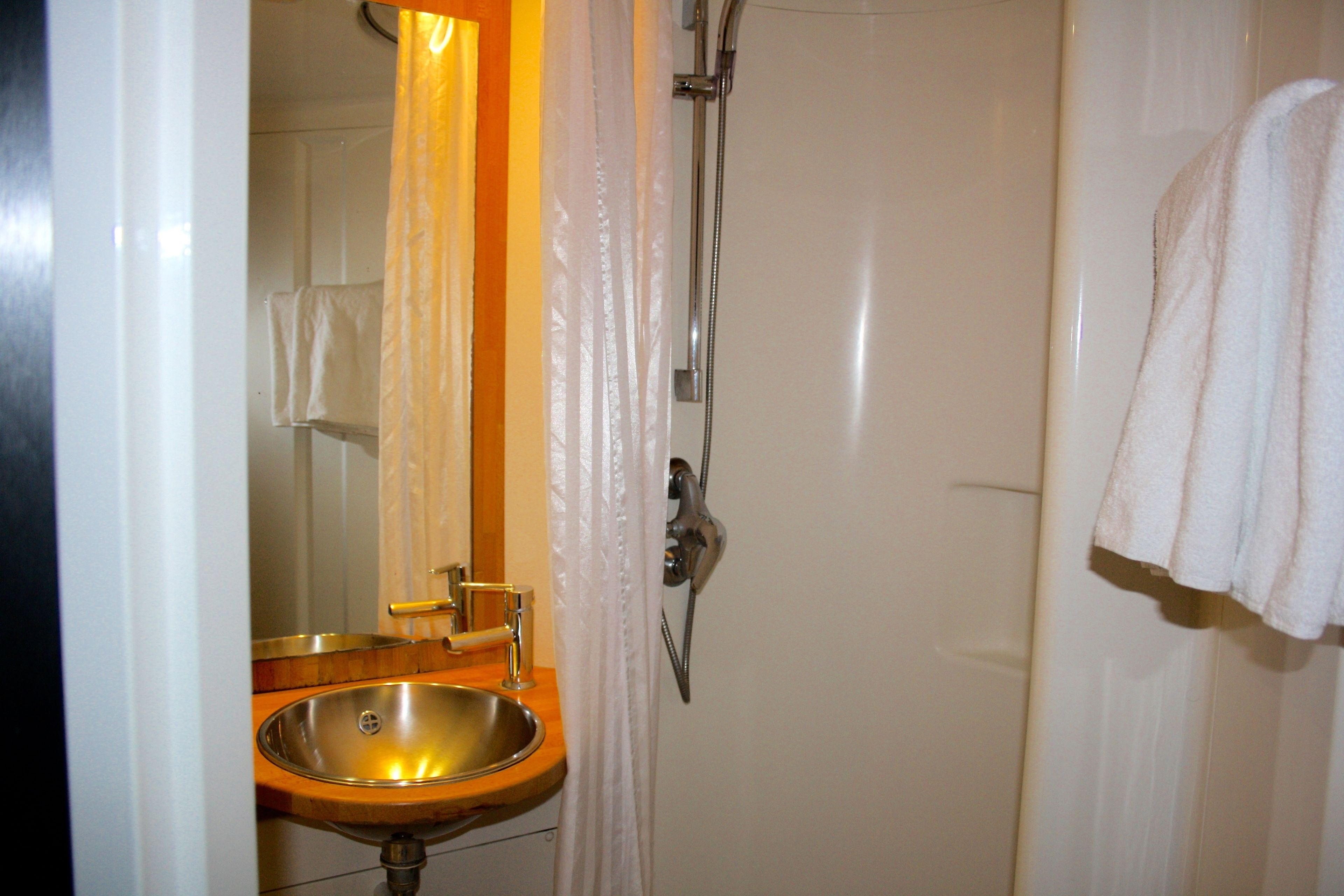 studio suite, kitchenette (stylosuite v2.0) | bathroom | shower, free toiletries, hair dryer, towels