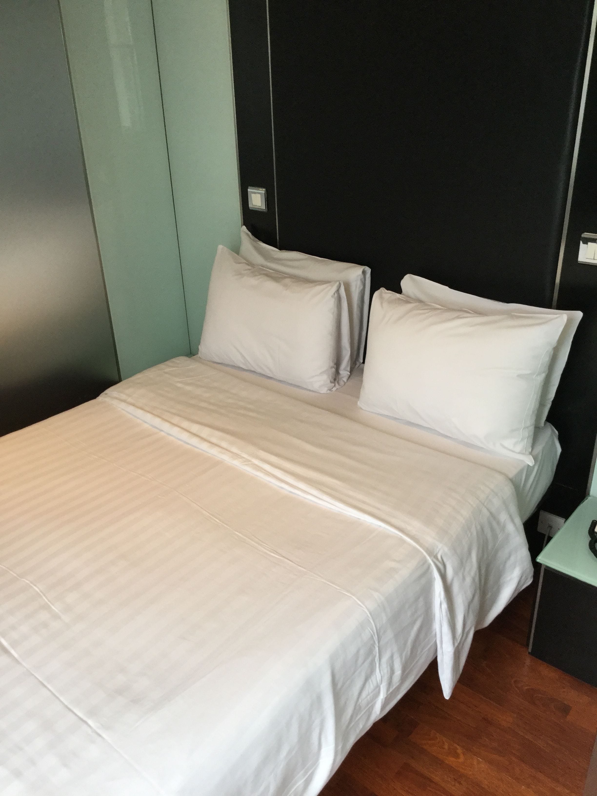 suite, 1 bedroom, kitchenette (stylosuite v2.1) | in-room safe, blackout curtains, soundproofing, iron/ironing board