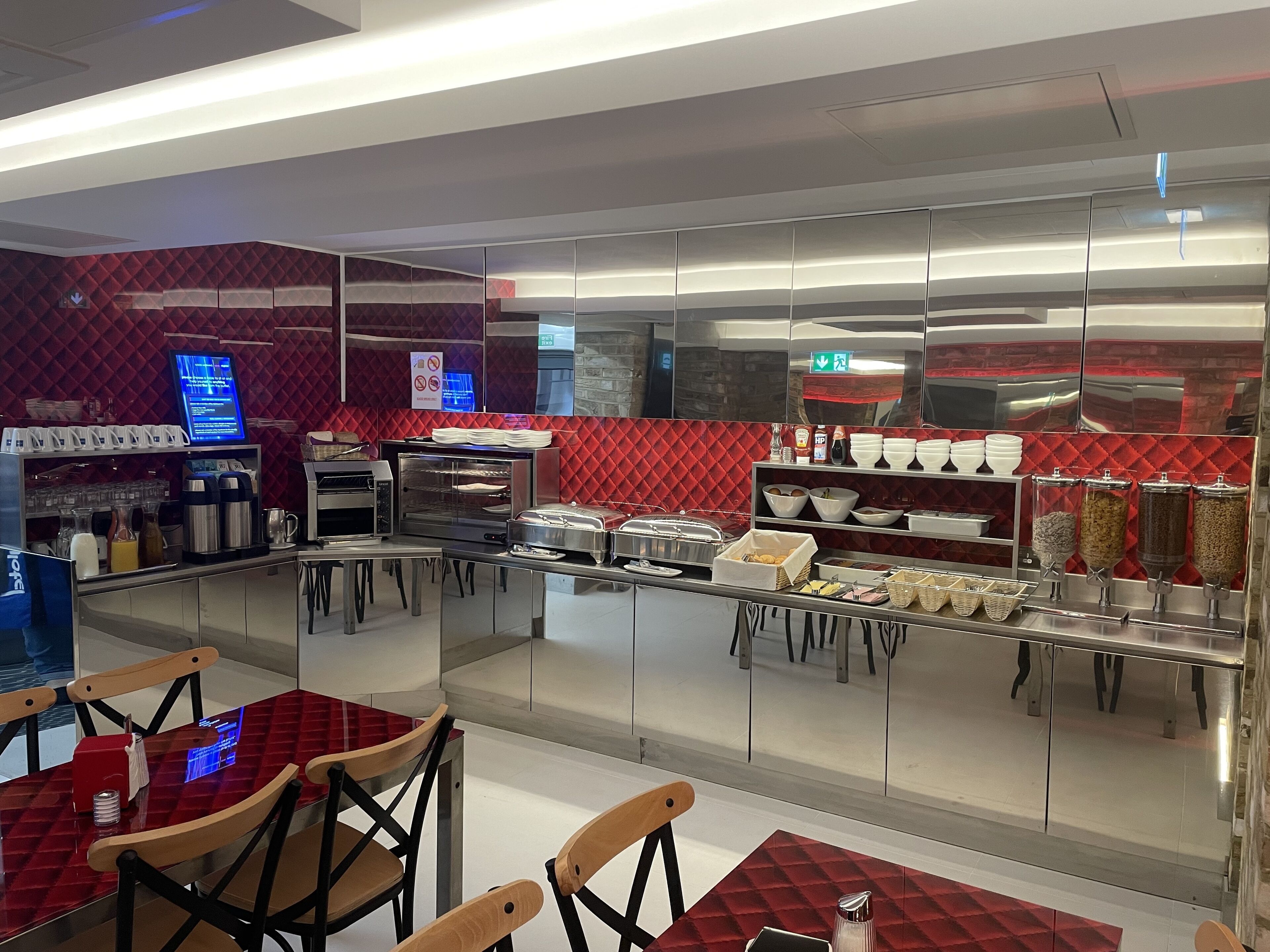 free daily full breakfast