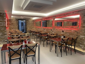 Desayuno completo incluido todos los días