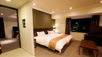 Family Suite room, Non Smoking | Premium bedding, soundproofing, free WiFi