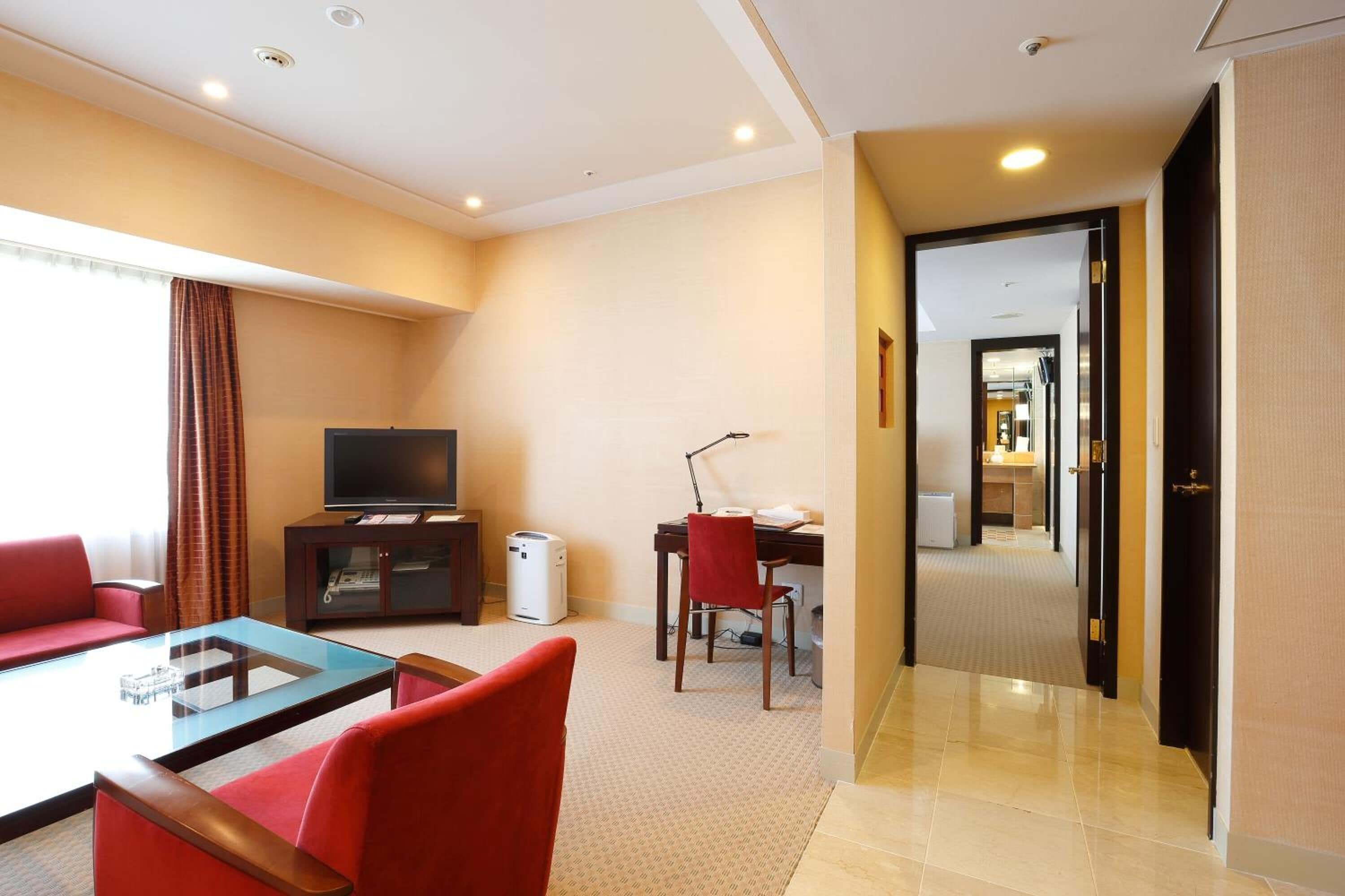 薄型テレ  ビ、有料ムービー