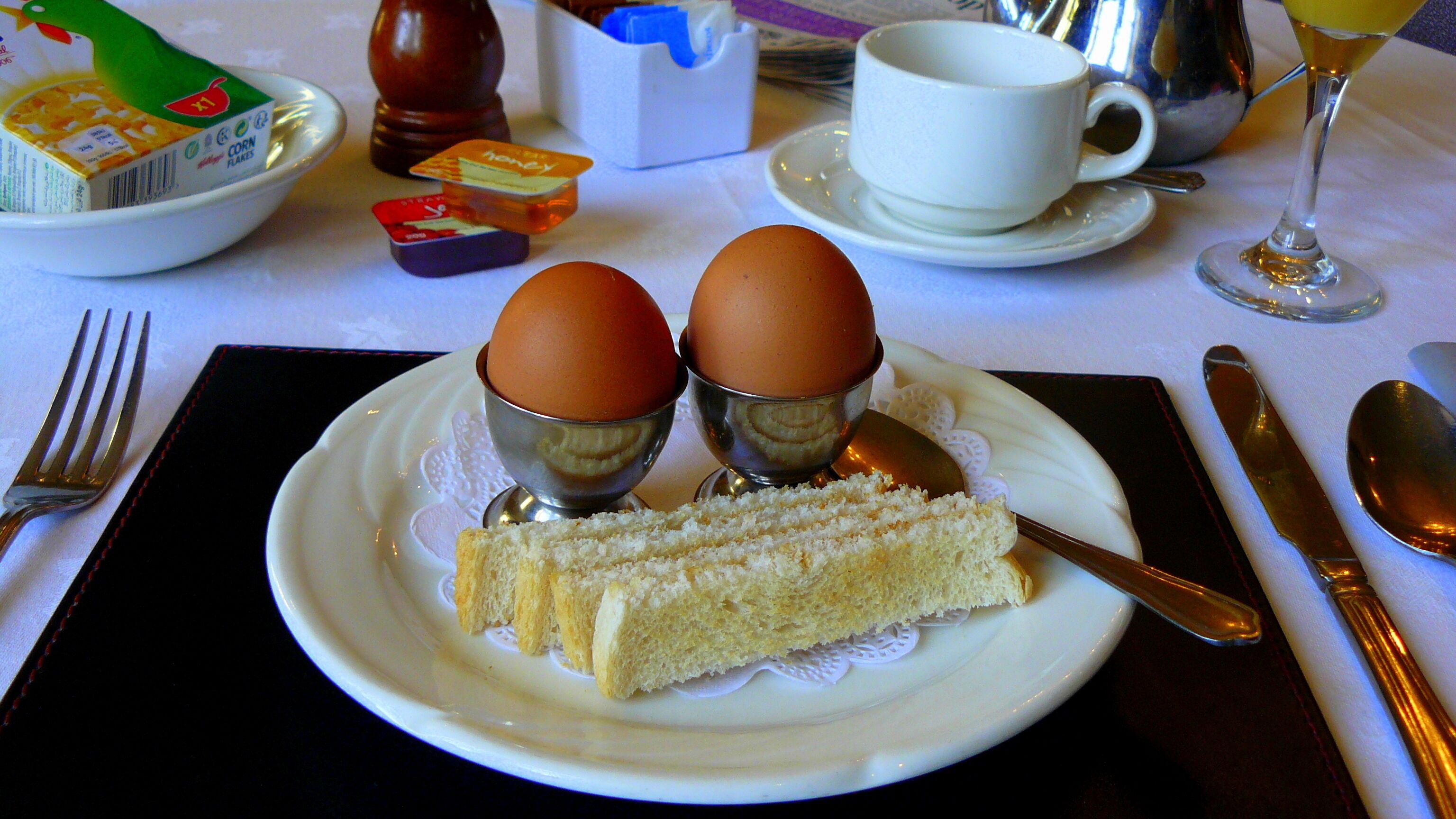 daily cooked-to-order breakfast for a fee