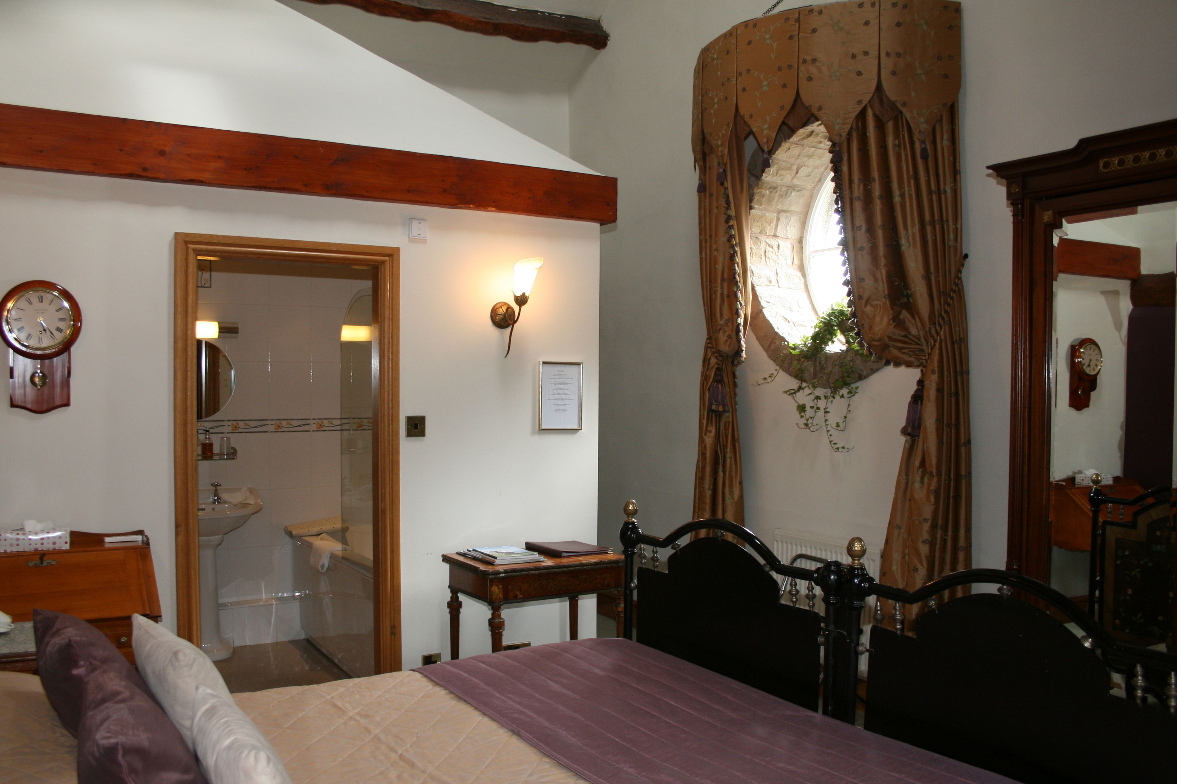 individually decorated, free wifi, bed sheets