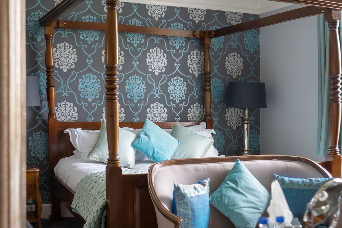 Superior Double Room (Four Poster Bed) | 1 bedroom, premium bedding, iron/ironing board, free WiFi