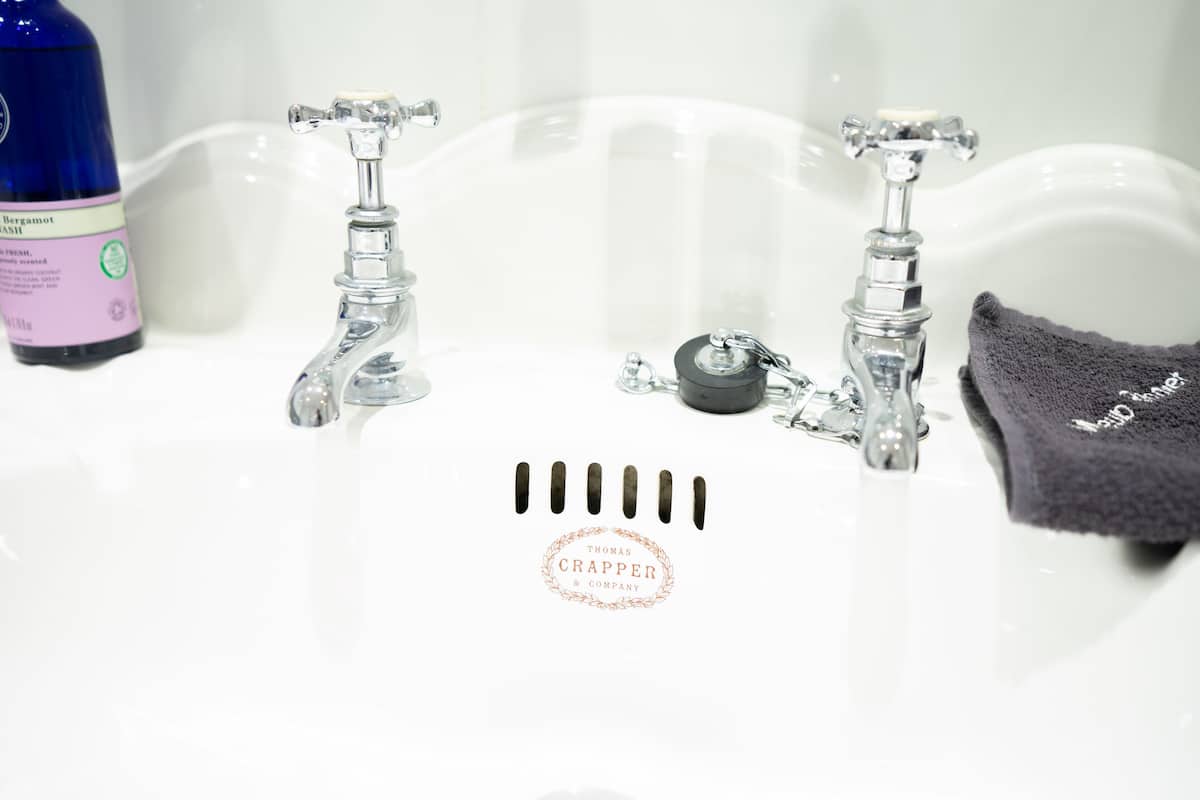 double room, bathtub | bathroom | deep-soaking bathtub, rainfall showerhead, free toiletries, hair dryer