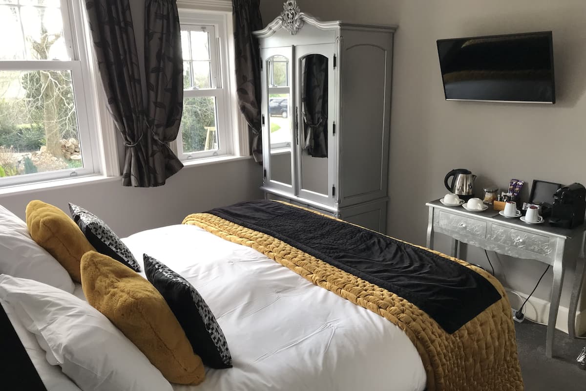 double or twin room | premium bedding, iron/ironing board, free wifi, bed sheets