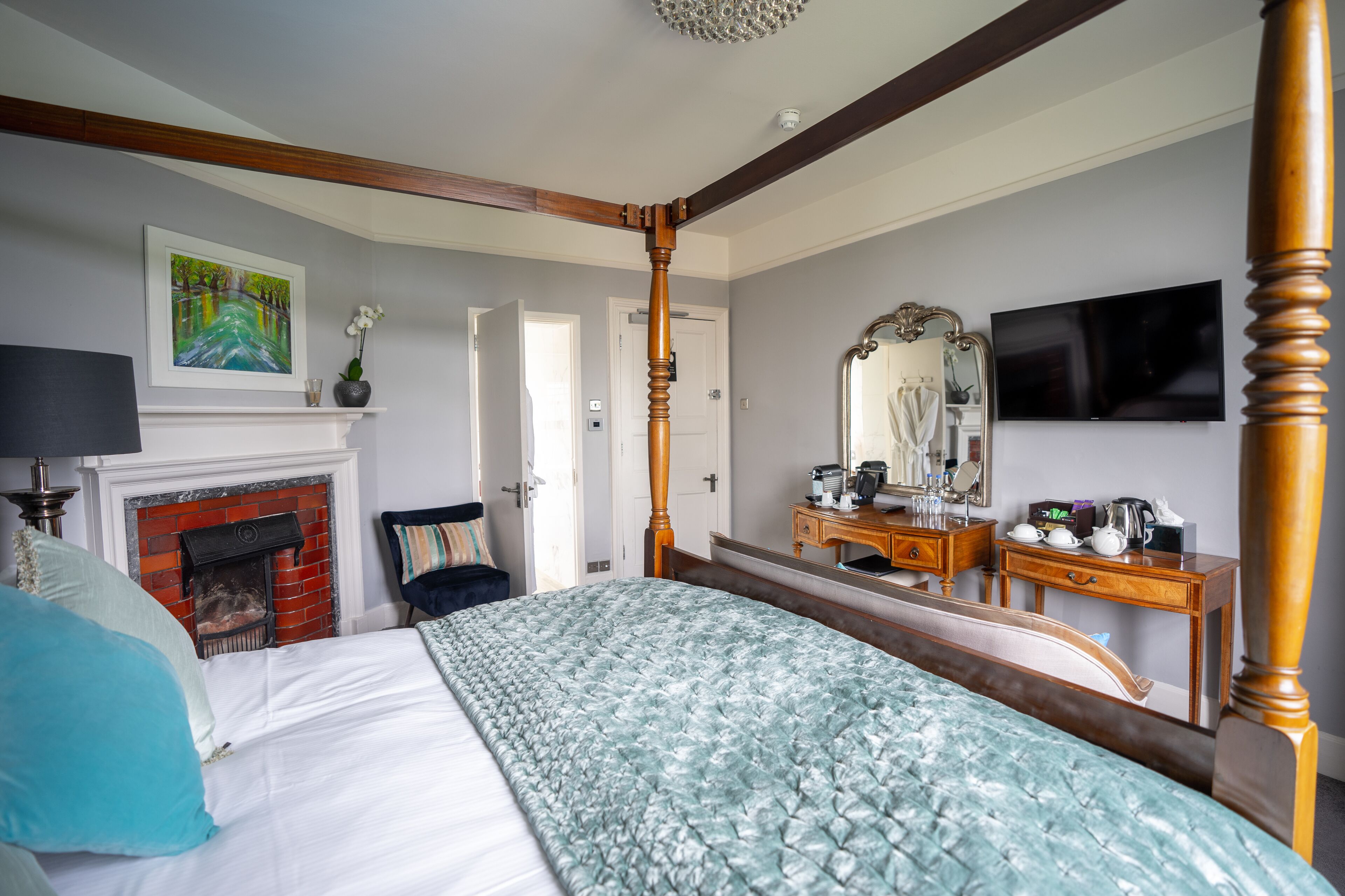 superior double room (four poster bed) | premium bedding, iron/ironing board, free wifi, bed sheets