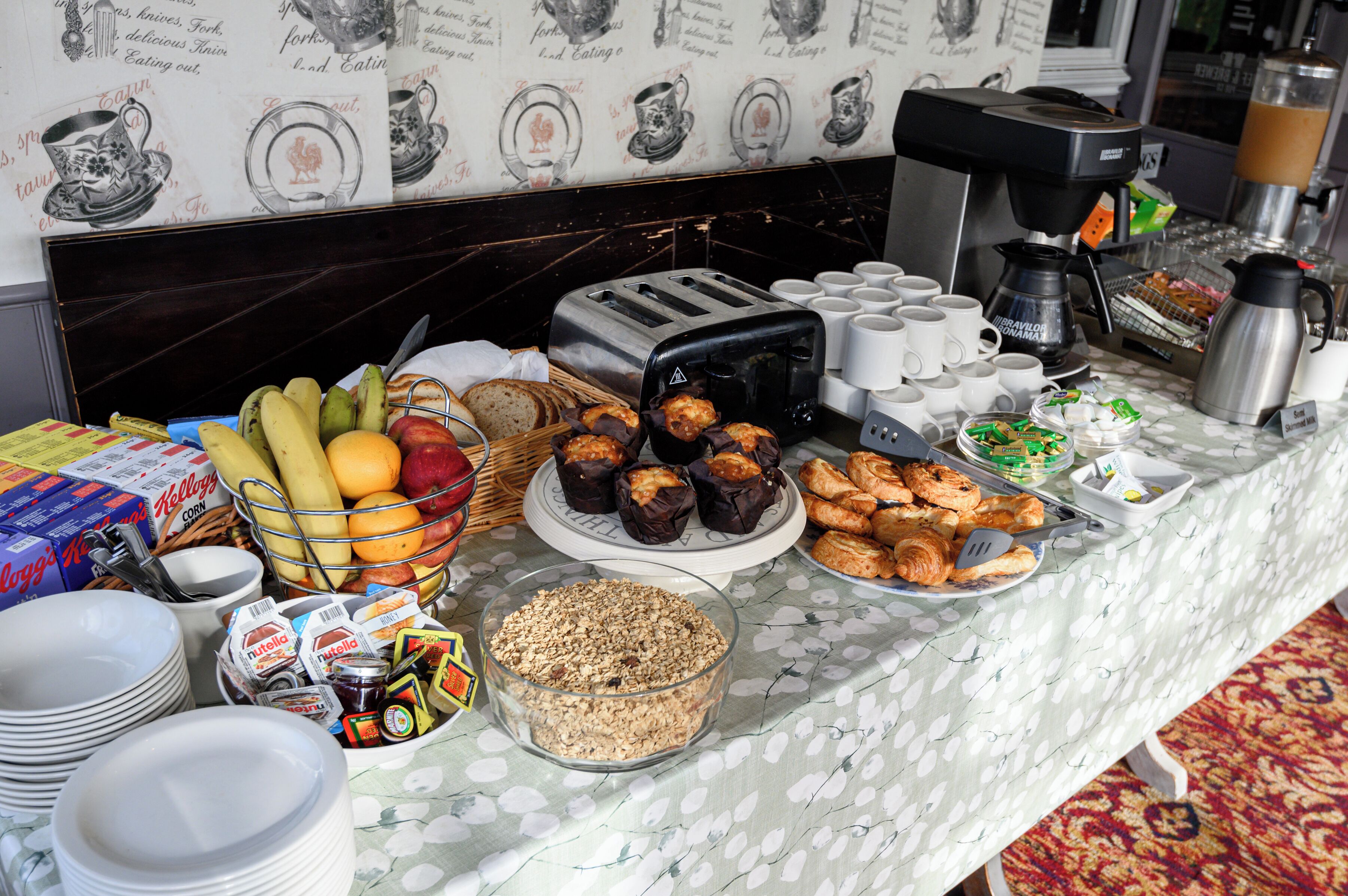 Daily full breakfast (GBP 11.50 per person)