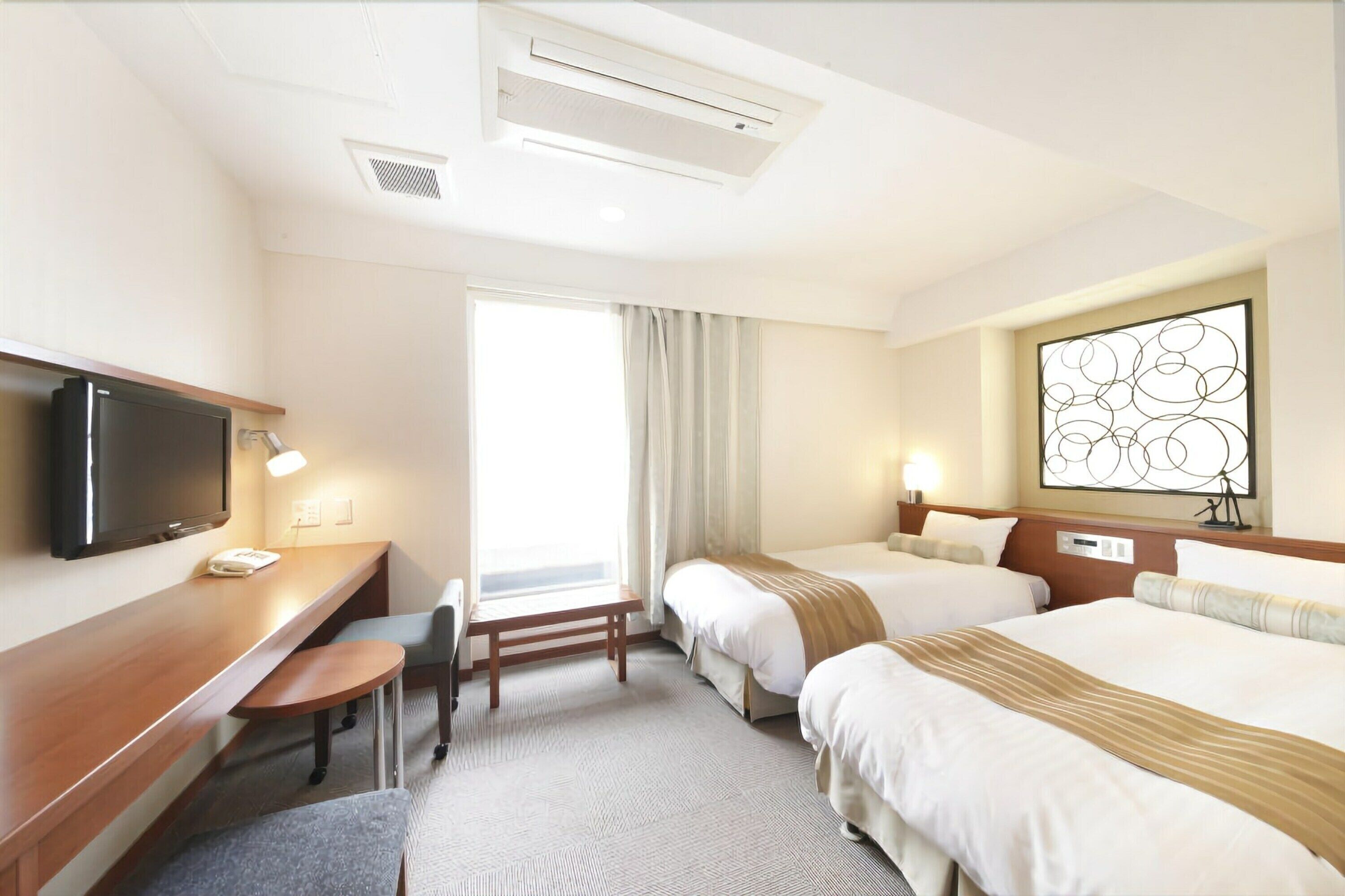 Desk, free WiFi, bed sheets
