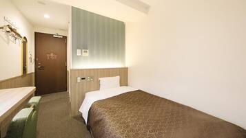 Single Room | Bathroom | Combined shower/tub, free toiletries, hair dryer, bathrobes