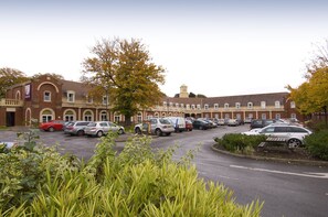 Exterior - Premier Inn Manchester Trafford Centre South (Manchester)