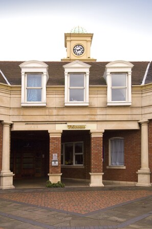 المنشأة من الخارج