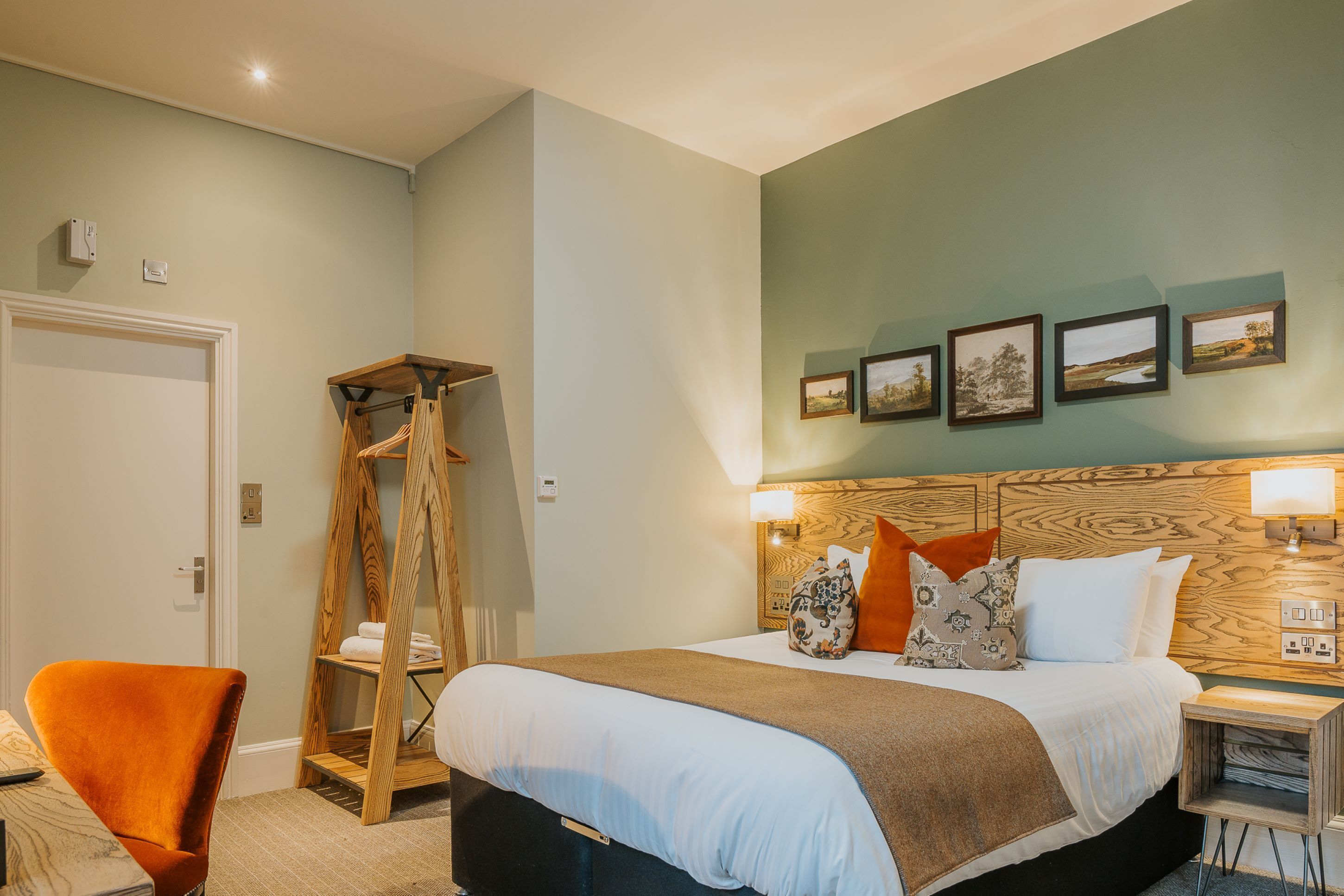 Habitació doble | Escriptori, planxa i posts de planxar, wifi gratuïta i roba de llit 