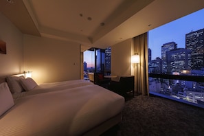 Premium Twin Room with View from Bathroom (Floor 15-16), Non Smoking (38sqm)