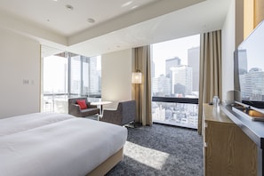 Quarto duplo premium, para não fumantes (View from Bathroom, Floor 15-16,38sqm) | Roupas de cama premium, cofres nos quartos, escrivaninha