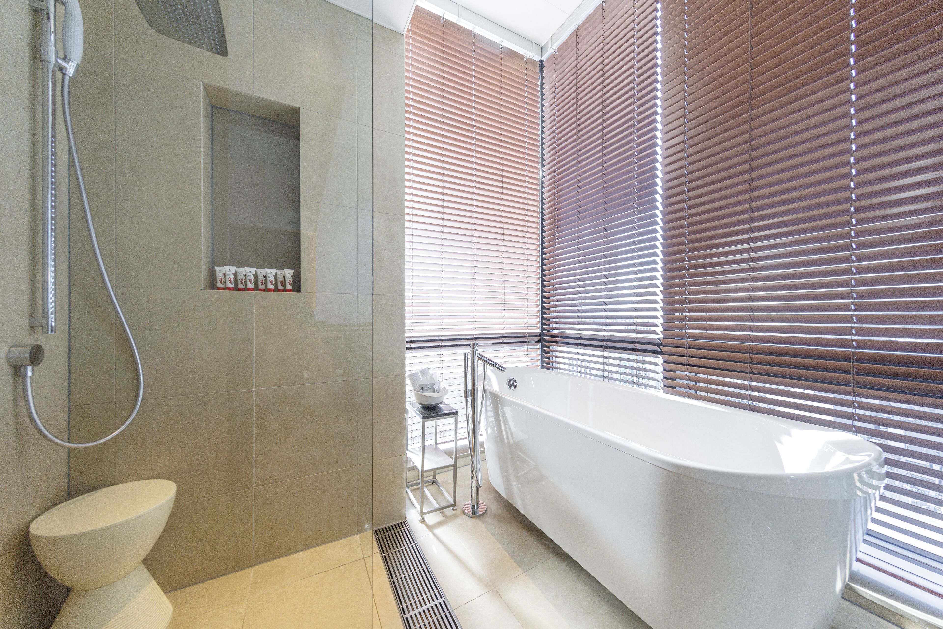 premium twin room with view from bathroom (floor 15-16), non smoking (38sqm) | premium bedding, in-room safe, desk, free wifi