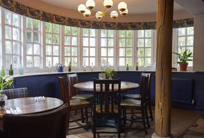 Café da manhã e jantar, culinária britânica