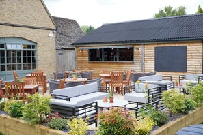 Outdoor banquet area - The Rose Revived By Chef and Brewer Collection (Witney)