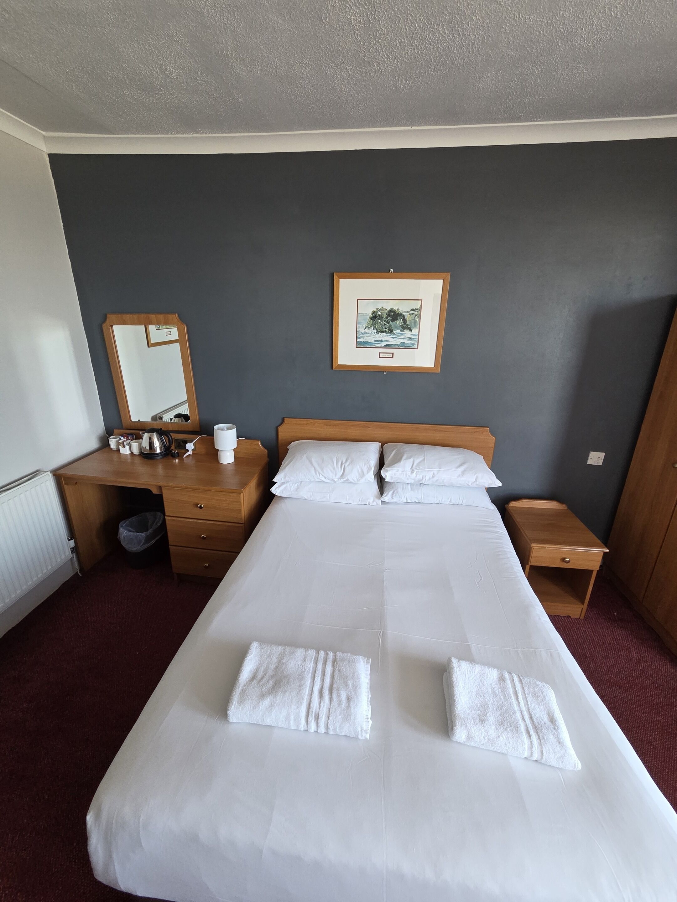 ห้องสแตนดาร์ดดับเบิล, ห้องน้ำในตัว | ห้องพักตกแต่งอย่างมีเอกลักษณ์, ตกแต่งพิเศษโดยเฉพาะ, โต๊ะทำงาน