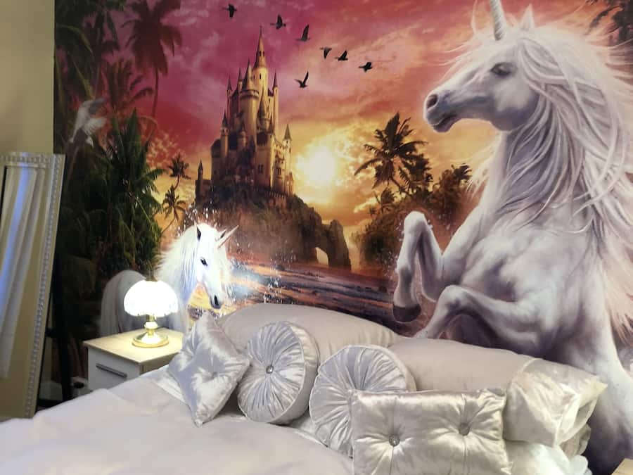 Dobbelt- eller tomannsrom – standard | Allergitestet sengetøy, strykejern/-brett, wi-fi (inkludert) og sengetøy