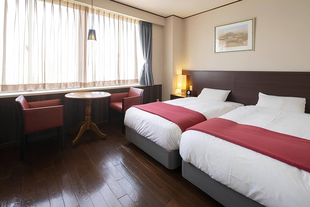 Moderate Twin Room, Smoking | Desk, free WiFi