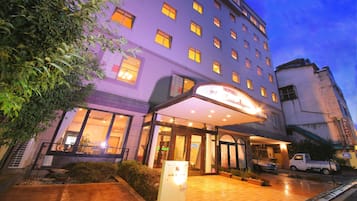 Front of property - evening/night