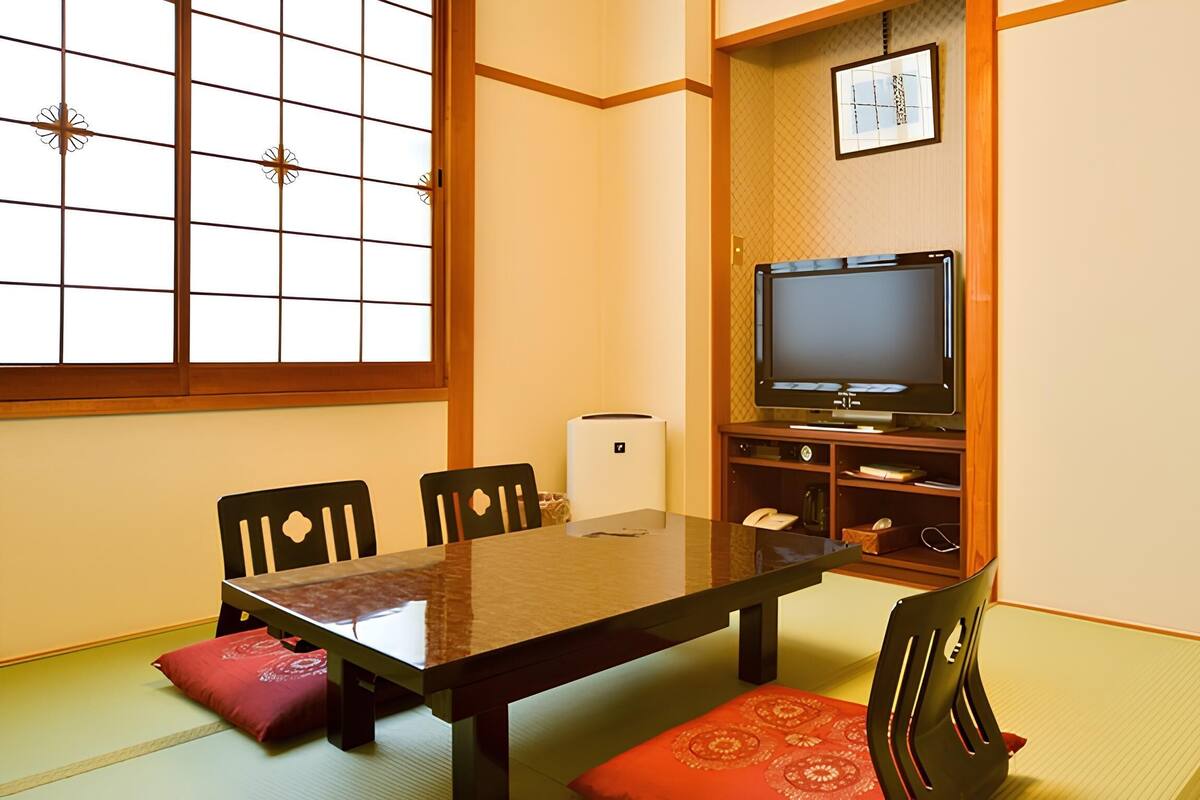 Japanese Room (8 Tatami Mats), Non-Smoking | Desk, free WiFi