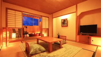 Japanese-style room with Private Bathroom