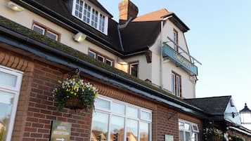 المنشأة من الخارج